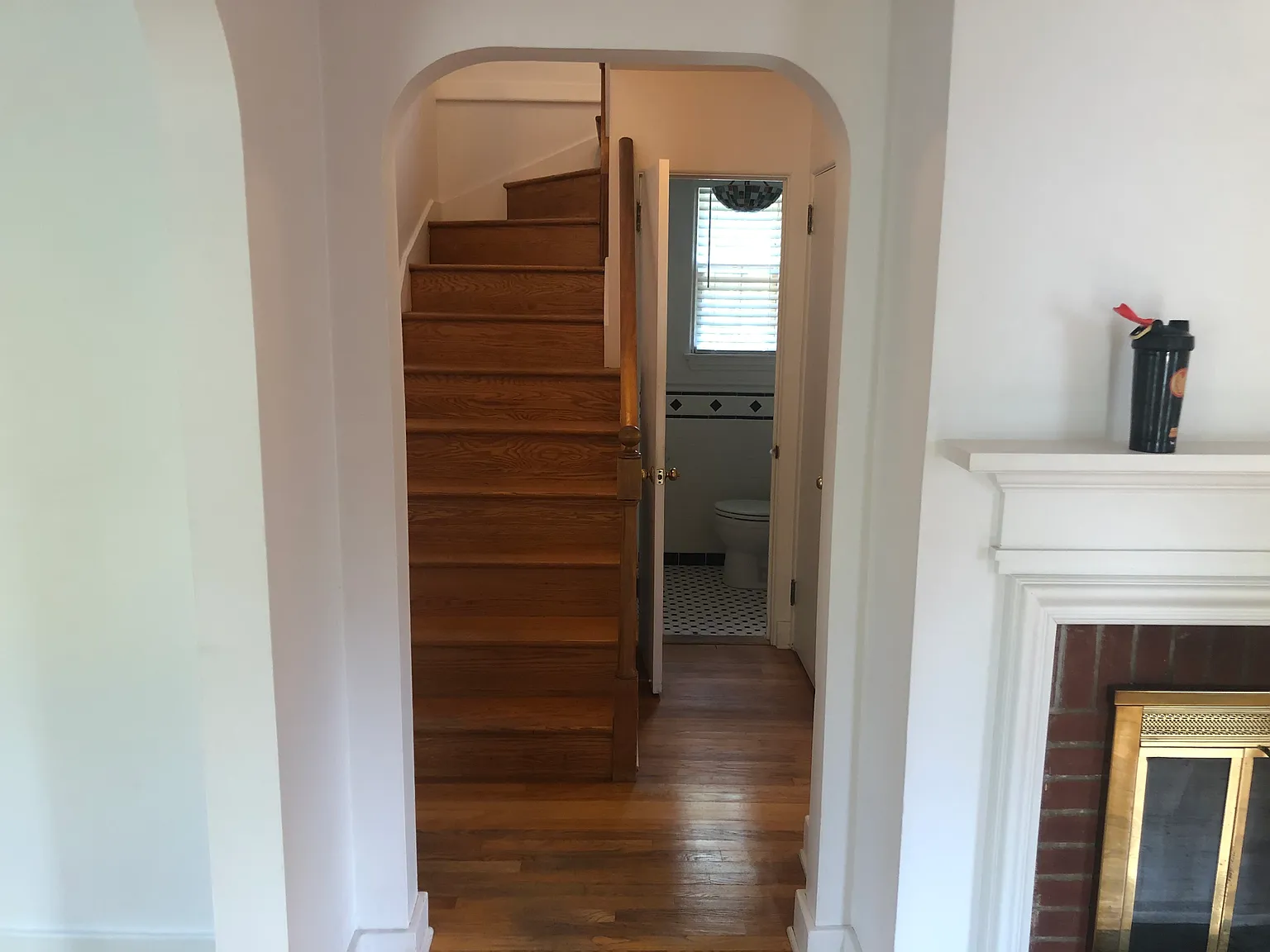 3 bed, 1.5 bath, 1836 sqft, $3,150 — Photo 4
