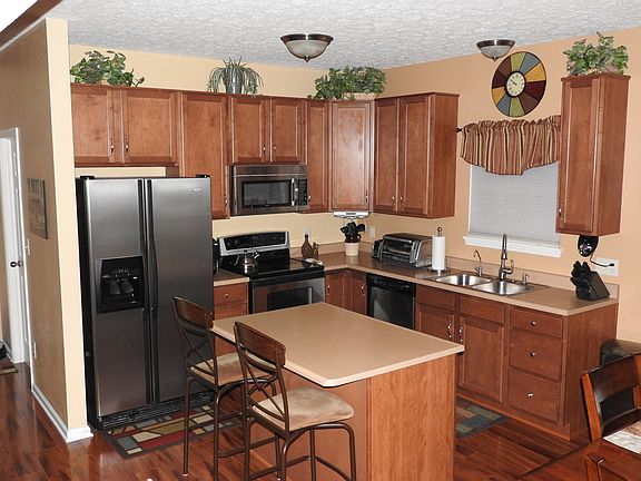4th image of 1862 Irish Lake Ln