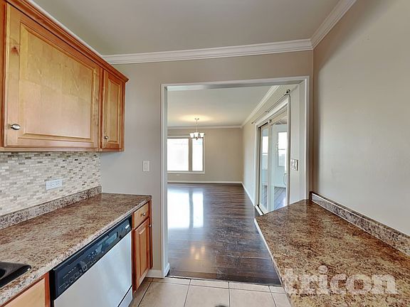 5th image of 106 Buell Ct