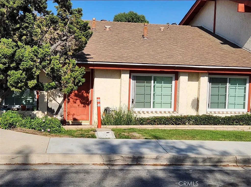 Building Photo - 17564 Orange Dr