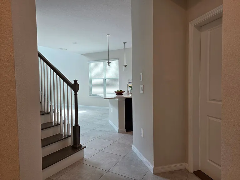 2865 High Pointe St — Photo 5