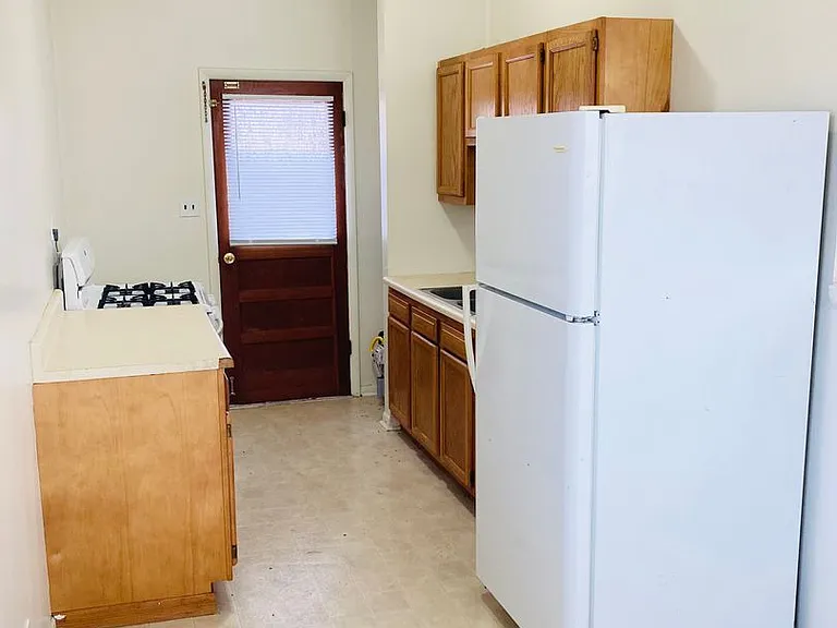 215 E Grandview Dr #2 — Photo 5