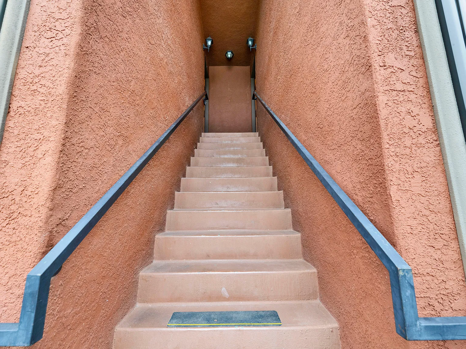 1 bed, 600 sqft, $2,300 — Photo 4