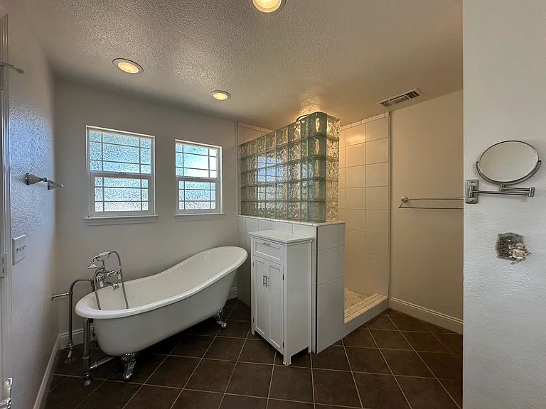 2400 Central Ave — Photo 35