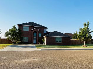 1404 5th St, Plains, TX 79355