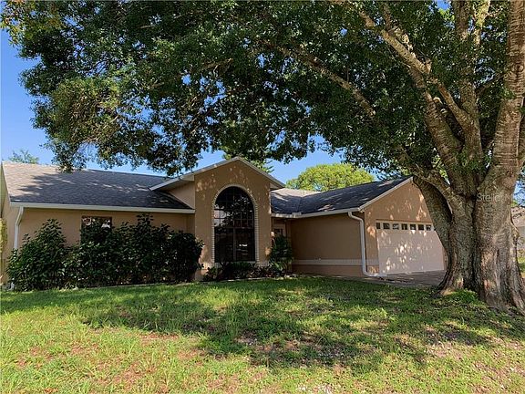2nd image of 2426 Pine Chase Cir