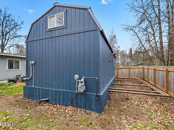 3rd image of 52176 Merrill Ave