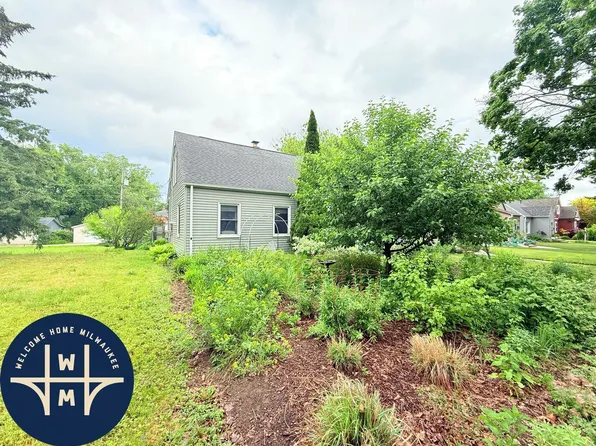 3126 S Burrell St, Milwaukee, WI 53207