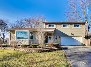 414 S Reuter Dr, Arlington Heights, IL