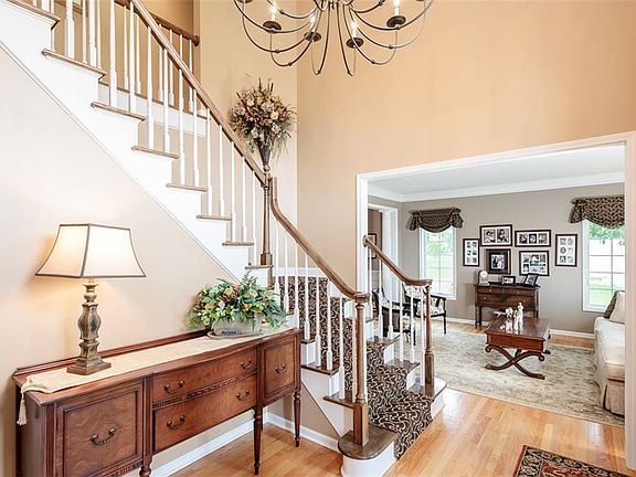 2nd image of 33 Mount Liberty Dr