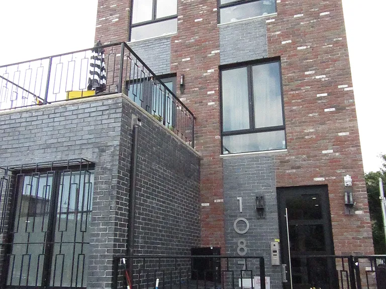 1087 Gates Ave #1B — Photo 19