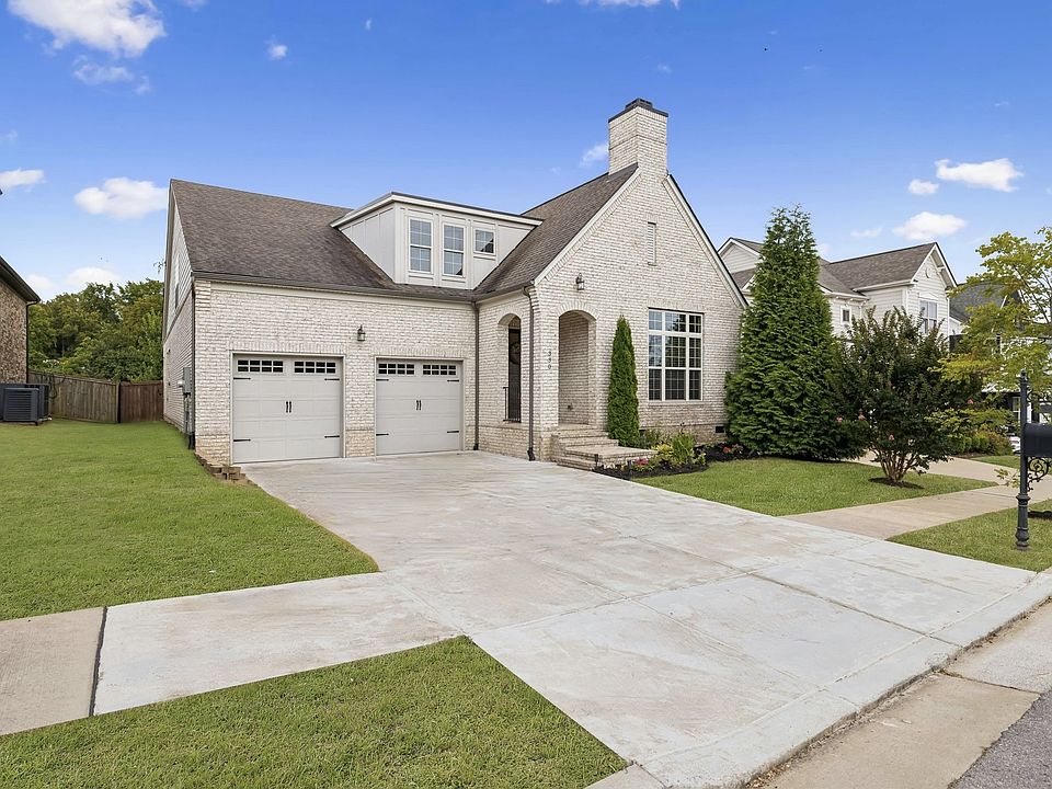 1st image of 330 River Bluff Dr