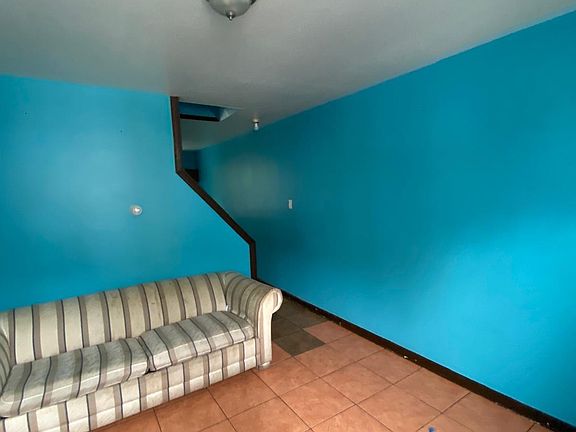 4th image of 521 Norris St