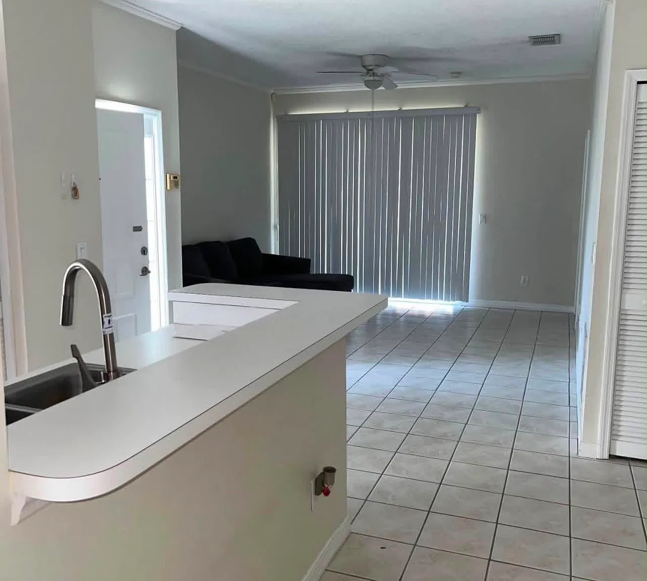 3 bed, 1203 sqft, $2,000 — Photo 3