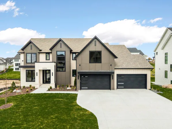 16504 47th Pl N, Plymouth, MN 55446