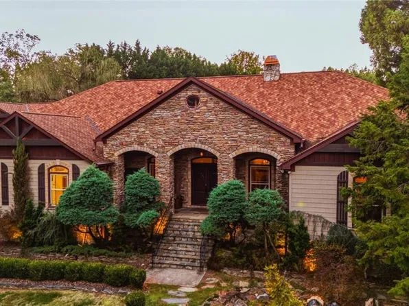 812 Westbourne Grove Ct, Colfax, NC 27235