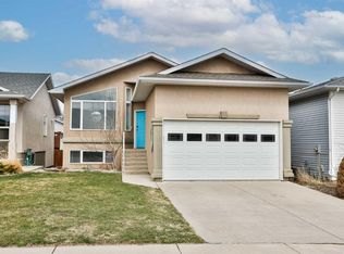15 S Cowichan Ct W, Lethbridge, AB T1K 7M9