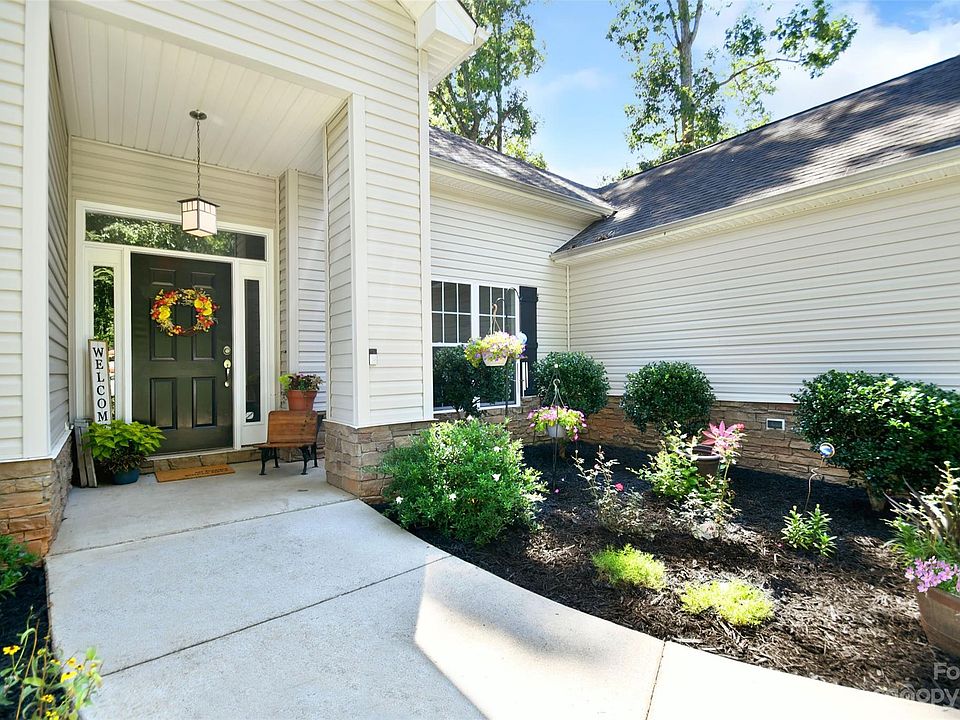 157 Autumn Grove Ln, Mooresville, NC 28115 Zillow