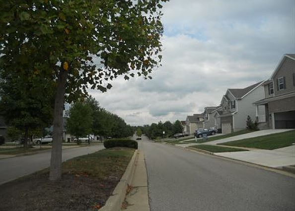 2nd image of 125 Sutton Place Blvd