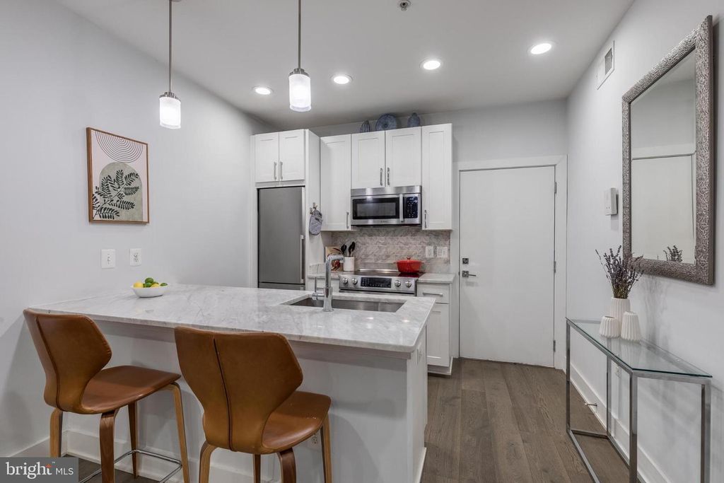 1412 Chapin St NW APT 5, Washington, DC - View 3