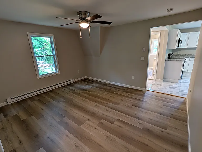 56 Woodstock Ave W #2 — Photo 6