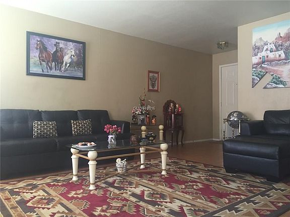 4th image of 6423 Rosemount Ave