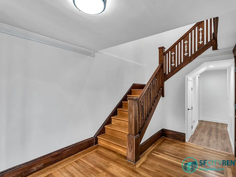 814 41st Ave — Photo 2