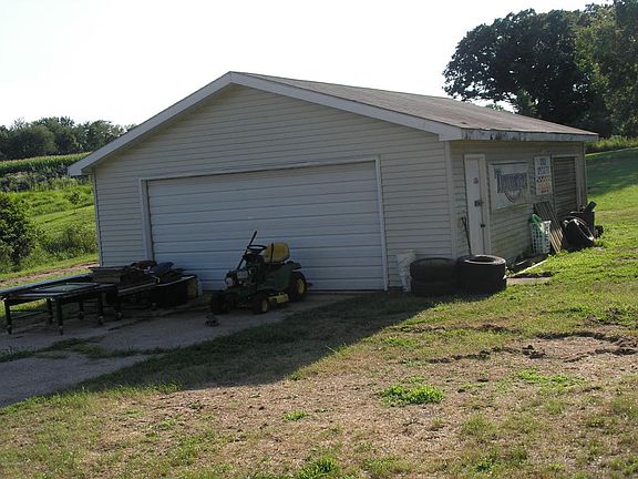 3rd image of 70100 Kessington Rd