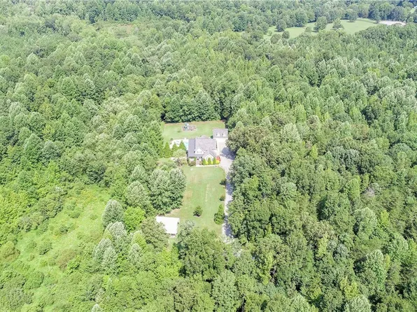 16227 Chiswell Ln, Beaverdam, VA 23015