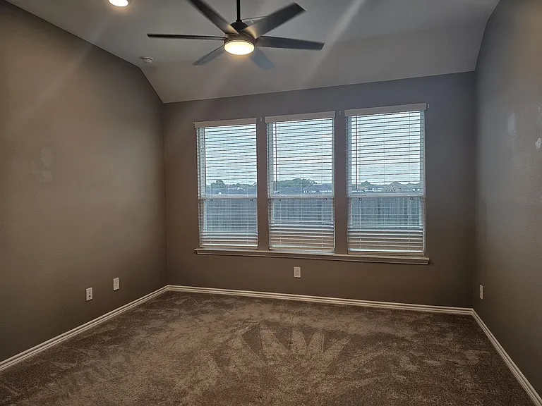 114 Longhorn Run Dr — Photo 10