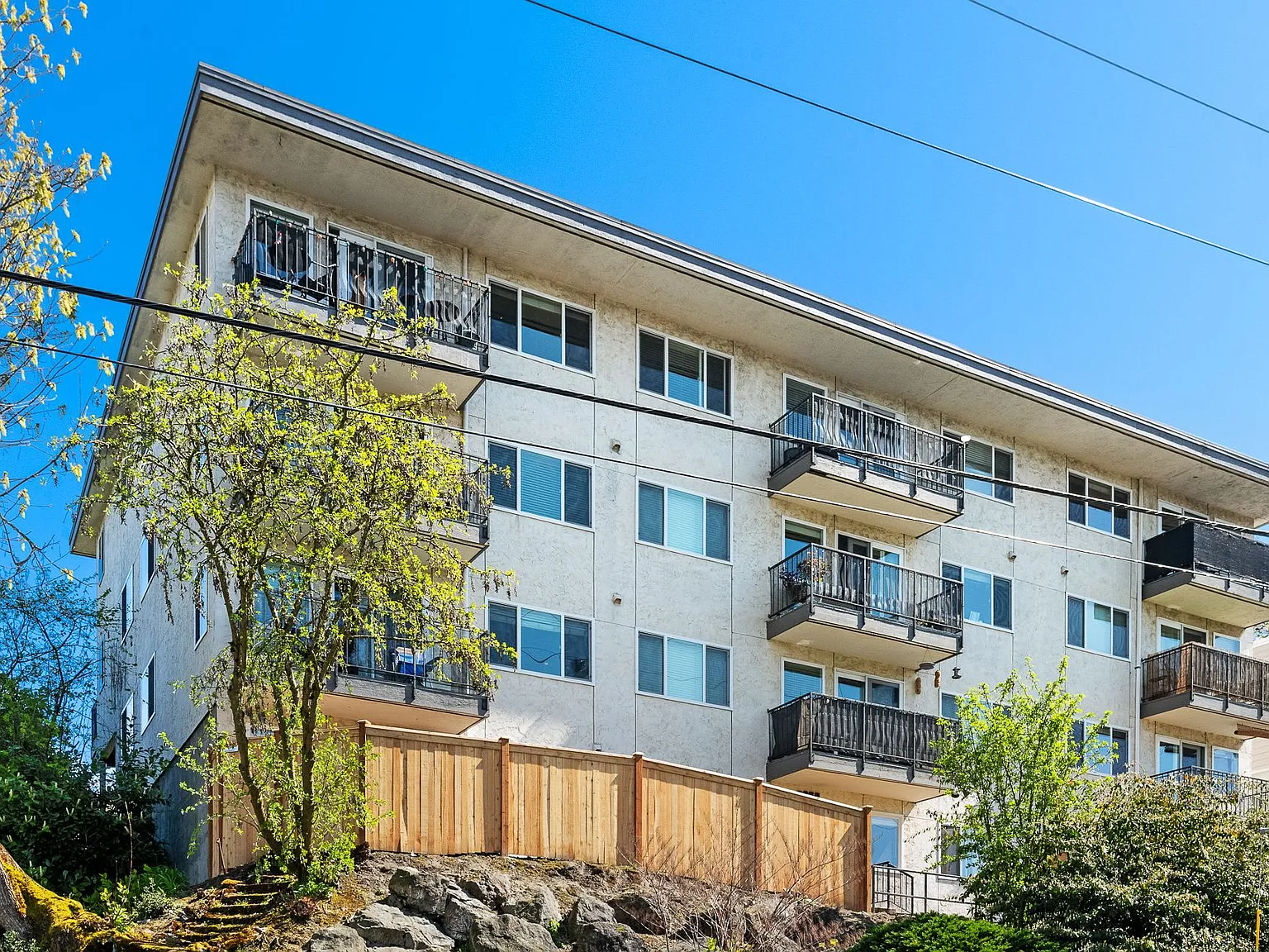 D14 Apartments — Photo 3