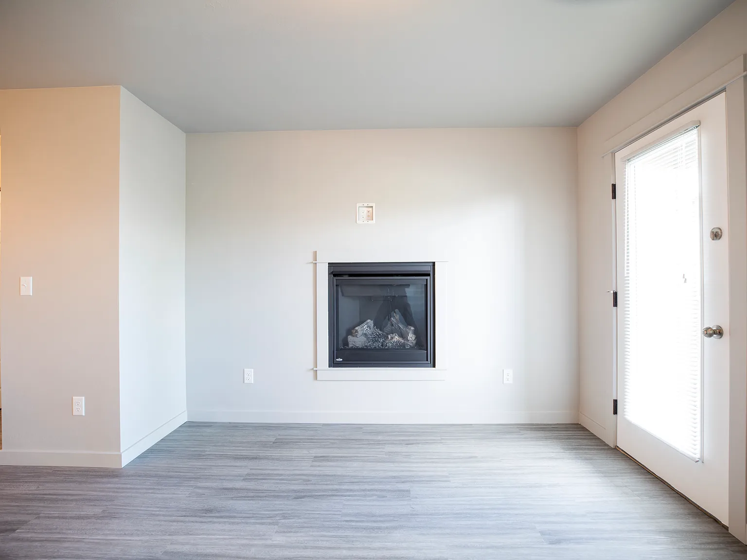 2 bed, 1100 sqft, $2,000 — Photo 3
