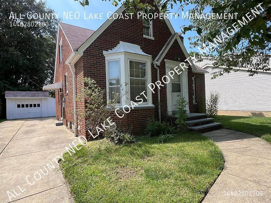 1st image of 240 E 214th St