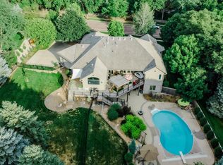 604 W Ralph Rogers Rd, Sioux Falls, SD 57108