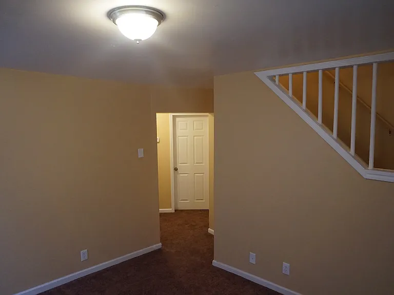 2202 Isabelle St — Photo 10