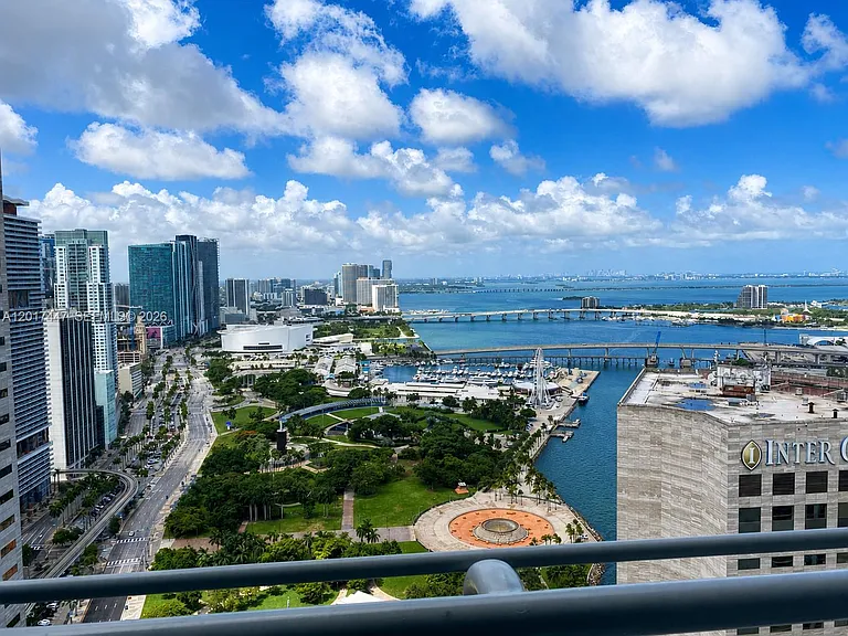325 S Biscayne Blvd #UPH24 — Photo 2