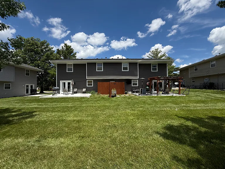 1916-1918 Waverly Ct — Photo 2