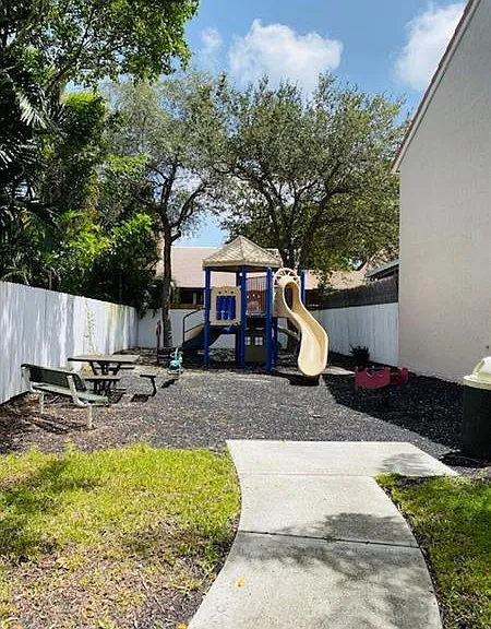 3145 N 37th Ave — Photo 36