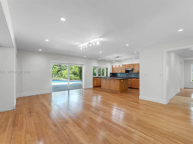 7711 SW 47th Ave — Photo 11