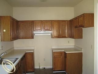 3rd image of 37594 Robinson Ct