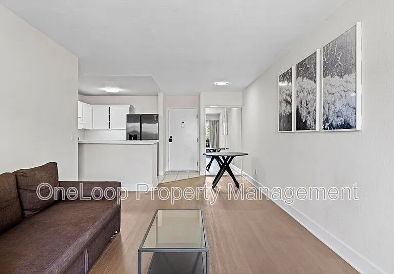 6111 Rancho Mission Rd — Photo 4