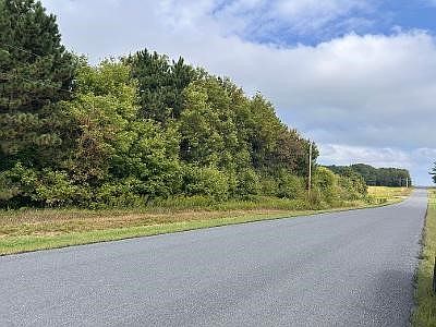 4th image of XX 770th Avenue