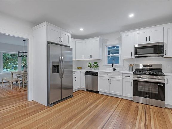 3rd image of 92 Bartlett Ave
