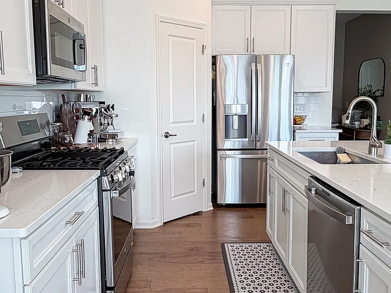 2621 Martini St — Photo 4