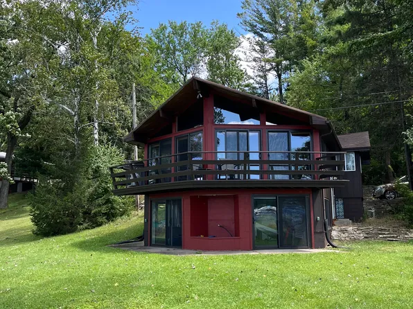 W1200 S Shore Dr, Palmyra, WI 53156