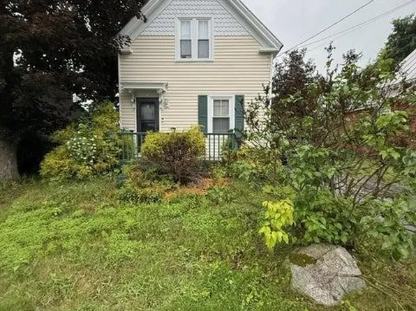 6 Pratt Ct, Skowhegan, ME 04976