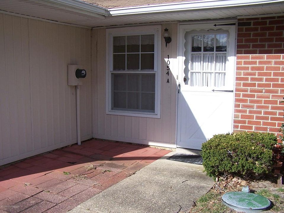 1st image of 1054A Shetland Dr #100A