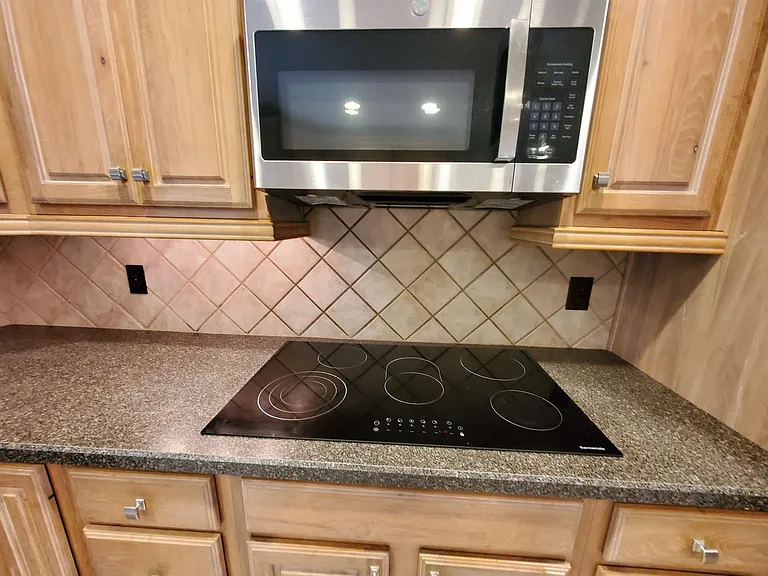 2545 Rea Rd — Photo 15