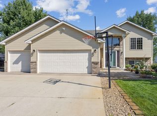 1712 Timberdoodle Dr, Saint Cloud, MN 56303
