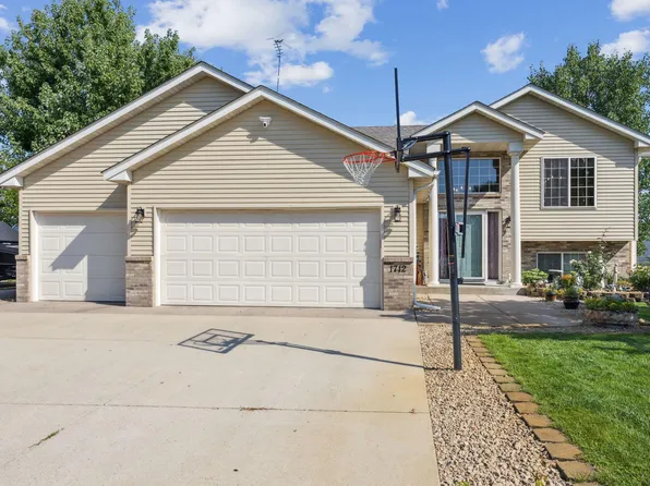 1712 Timberdoodle Dr, Saint Cloud, MN 56303